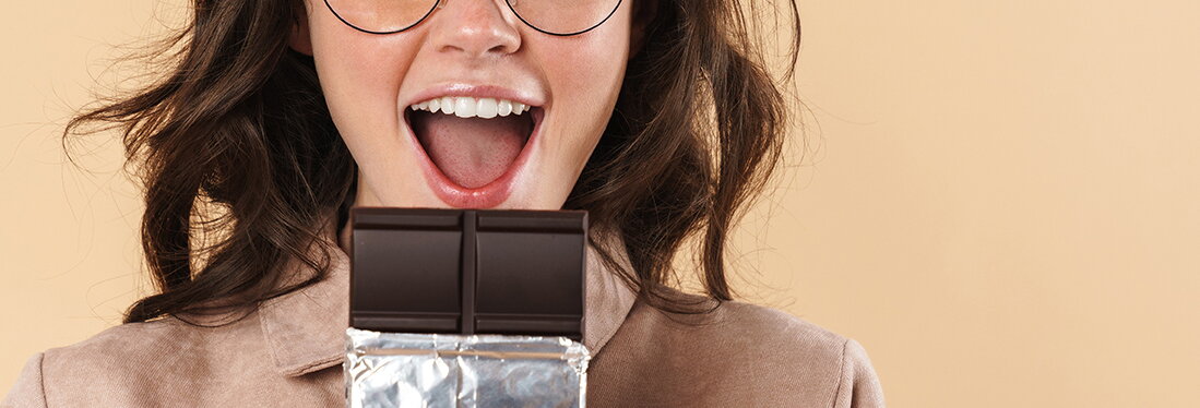72% CACAO WITH ALMONDS - ORGANIC<br>Extra Dark Chocolate